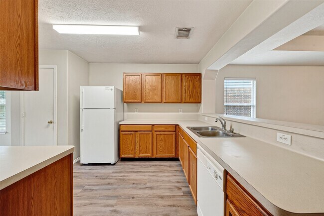 Building Photo - 19119 Yaupon Ranch Dr