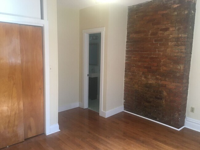 Building Photo - 721 Chislett St