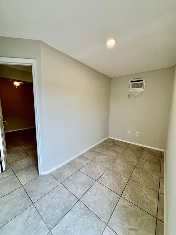 Building Photo - 1216 Marlowe Ave