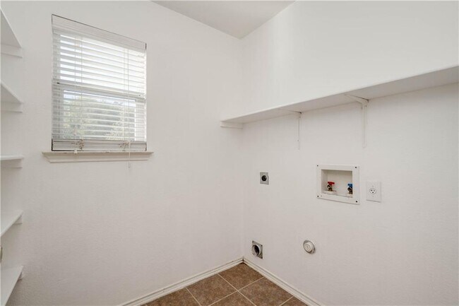 Building Photo - 13316 Thome Valley Dr