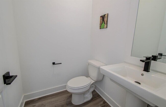 Building Photo - 970 Highland Sound Ln