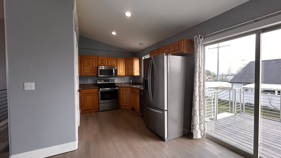 Building Photo - 1611 W 600 N