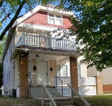 Building Photo - Remodeled Spacious Two Bedroom Lower Duplex!