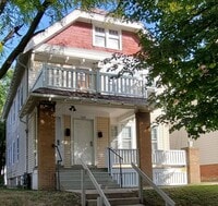 Building Photo - Remodeled Spacious Two Bedroom Lower Duplex!