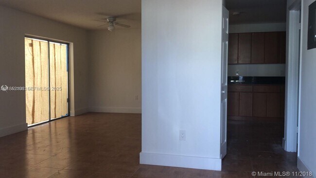 Building Photo - 253 NE 12th Ave