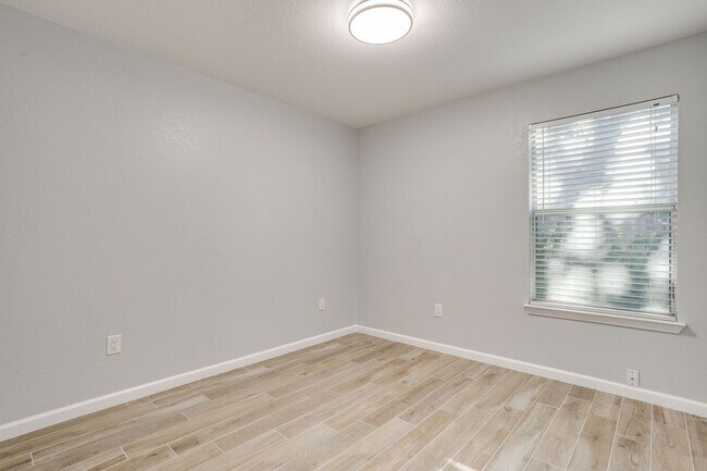 Building Photo - 2618 Bomar Ave