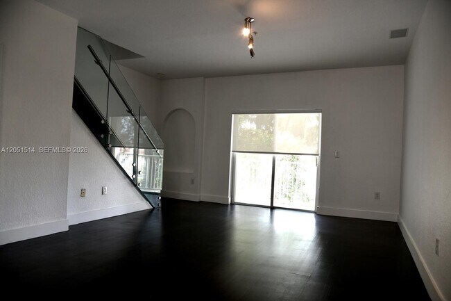 Building Photo - 5670 NW 116th Ave