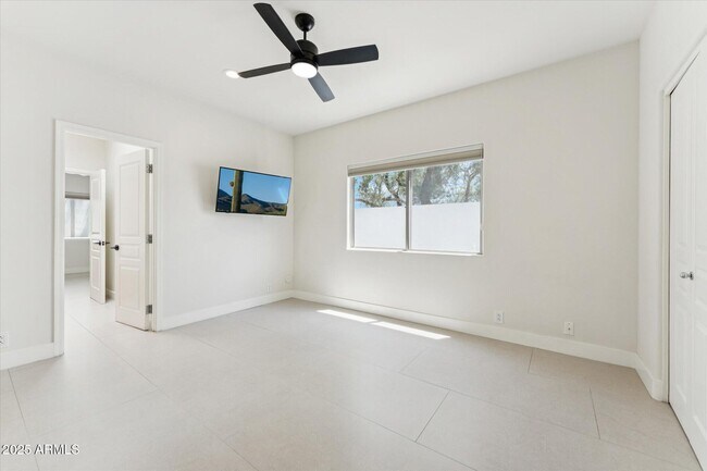 Building Photo - 6139 N 31st Ct