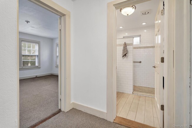 Building Photo - 489 Elton St