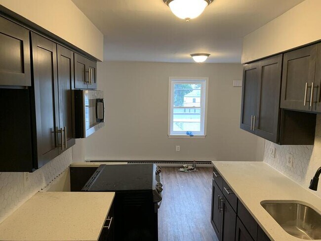 Building Photo - 417 Boulevard