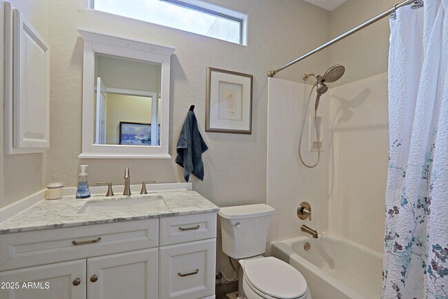 Building Photo - 6939 E Bramble Berry Ln