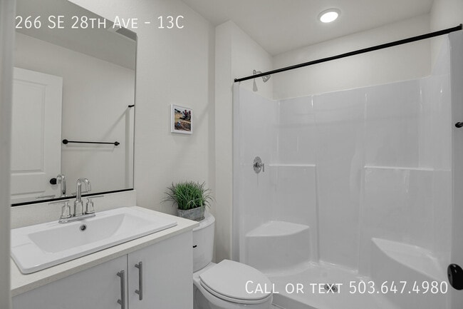 Building Photo - 266 SE 28th Ave