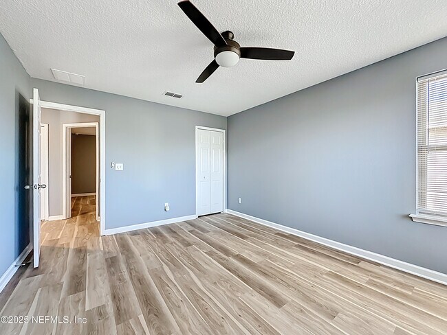 Building Photo - 243 Buck Run Way