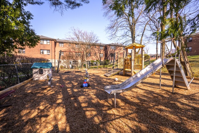 Building Photo - 154 Martling Ave