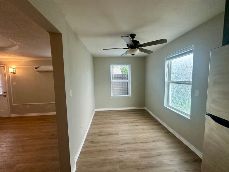 Building Photo - 3437 Stanley Ave