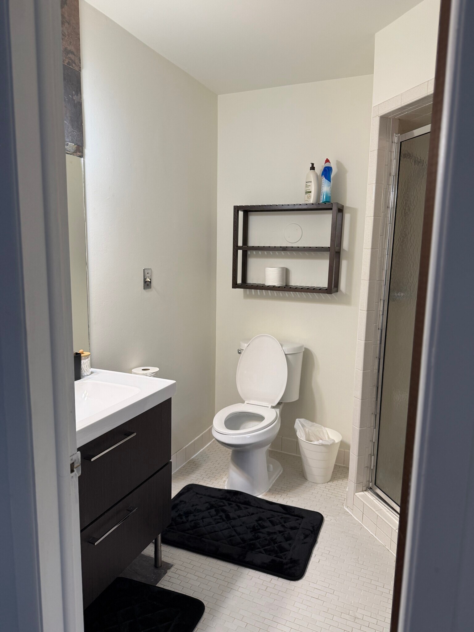 Building Photo - 1414 Crooks Rd