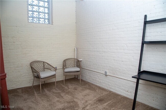 Building Photo - 11433 Ashbury Ave