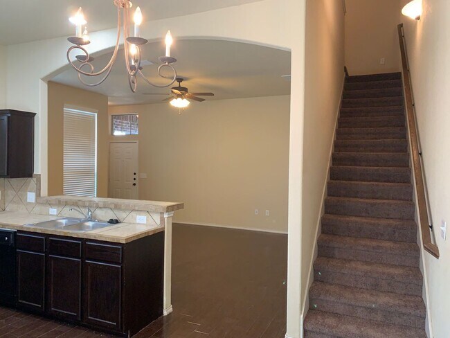 Building Photo - 3/2.5/2 in Creekside Crossing / 2 Stories ...