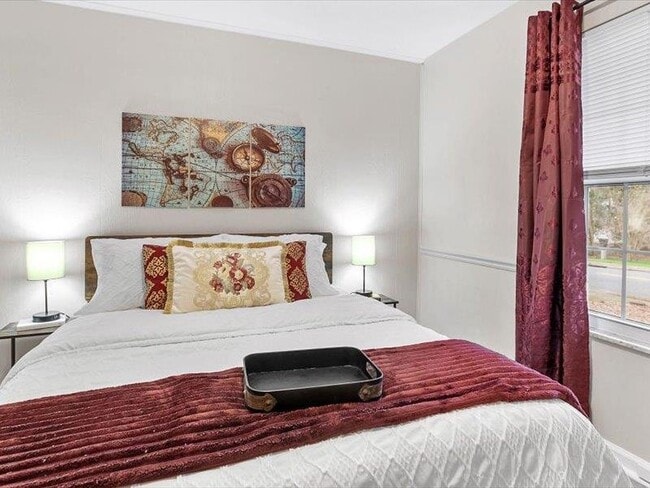 Building Photo - 1835 Portland Ave