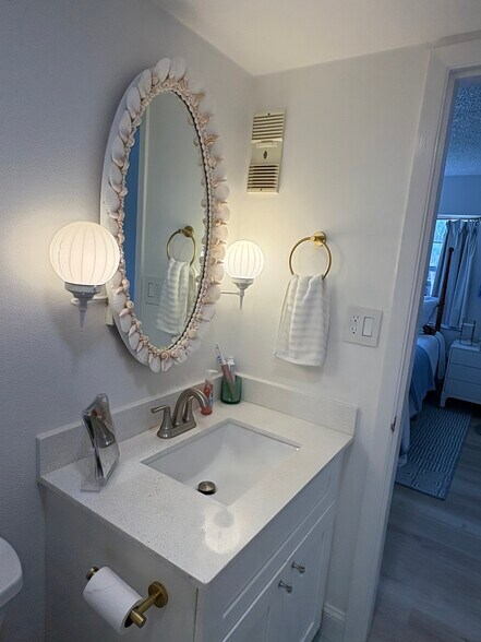 Building Photo - 325 N Causeway