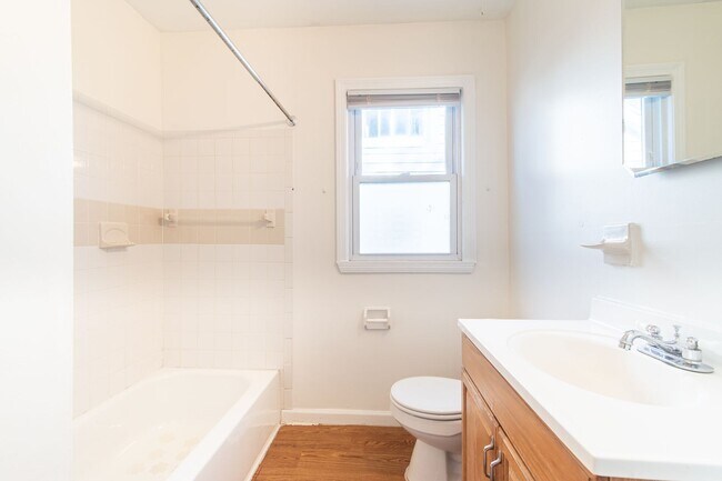 Building Photo - Charming Hazel Park Bungalow with Renovated Kitchen & Fenced Yard