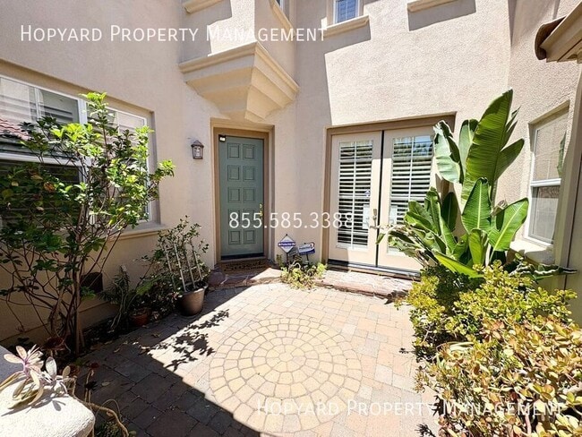 Building Photo - 9619 Velvetleaf Cir