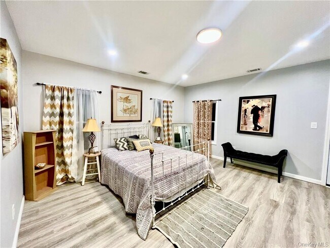 Building Photo - 26 Mill St