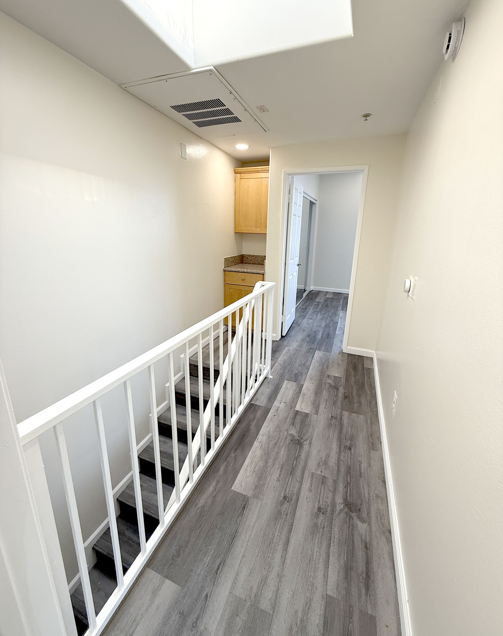 Building Photo - 5330 Satsuma Ave