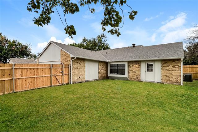 Building Photo - 1704 Panola Dr