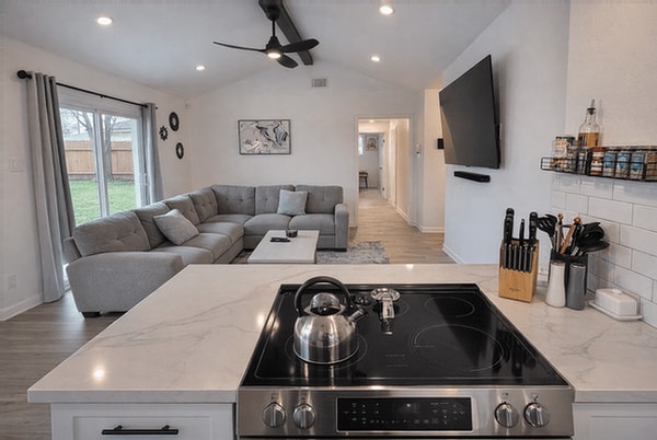 Building Photo - 10907 Sageriver Dr