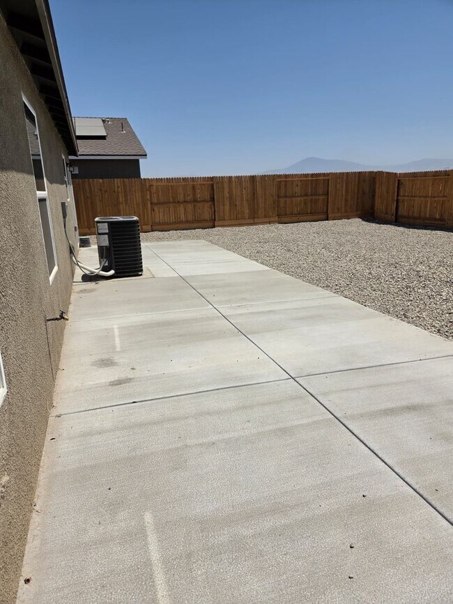 Building Photo - Brand new spacious single family home in Bakersfield - Schedule your tour now!