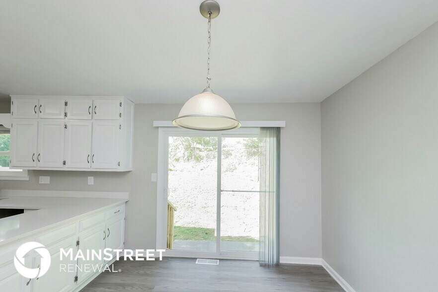 Building Photo - 5830 Deerfield Trail