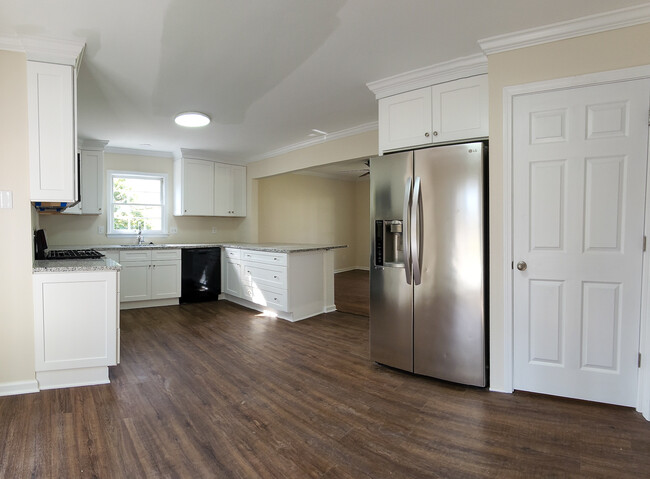 Building Photo - 2485 Zachary Woods Dr NW