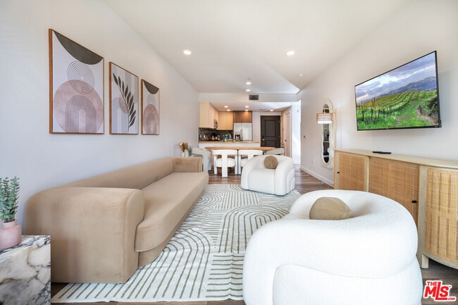 Building Photo - 1070 S Bedford St