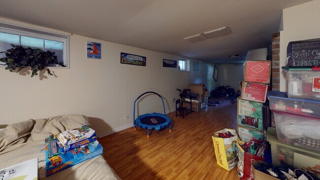 Building Photo - 37 Centre St