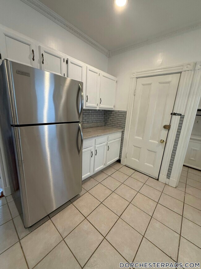 Building Photo - 369 Savin Hill Ave