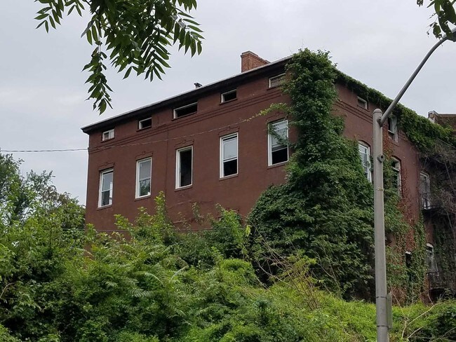 Building Photo - 3301 Elgin Ave