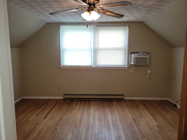 Building Photo - 3915 S Orchard Ct