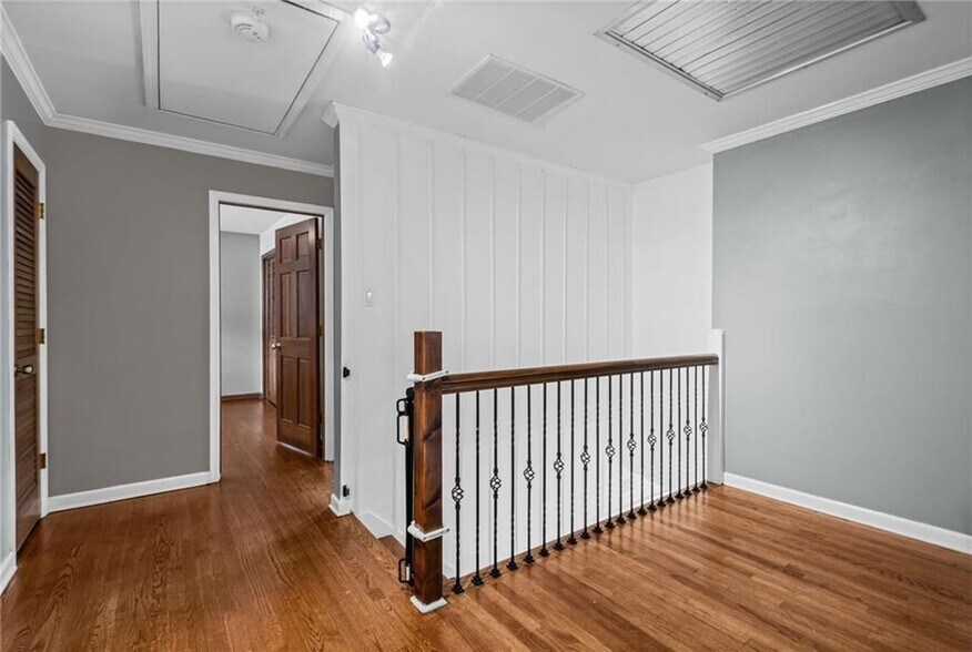 Building Photo - 5291 Manhasset Cove