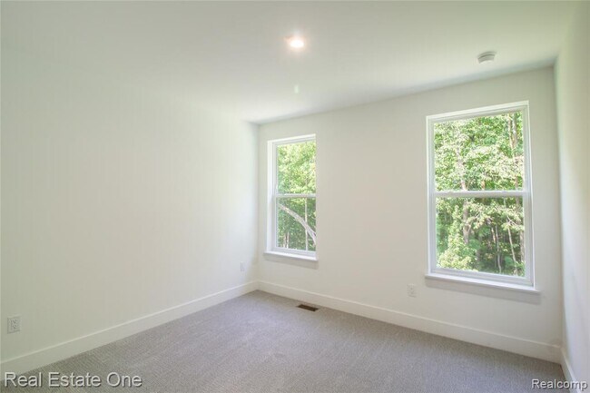 Building Photo - 49530 Coldwater Rdg Dr
