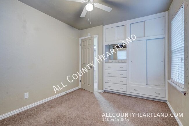 Building Photo - 3326 Willow Creek Dr