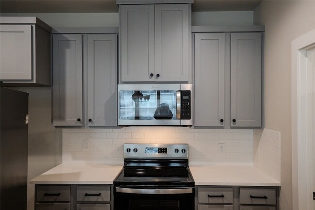 Building Photo - 380 N Dallas St