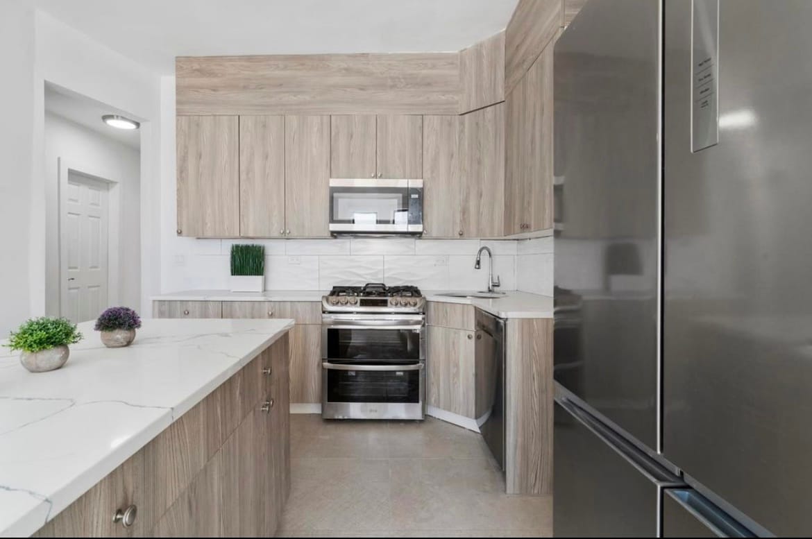 Building Photo - 5215 Boulevard E