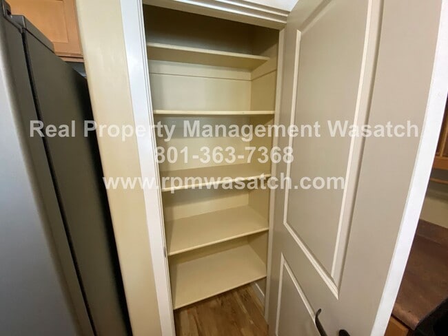 Building Photo - Check Out This Beautiful 2 Bedroom 2 bathr...