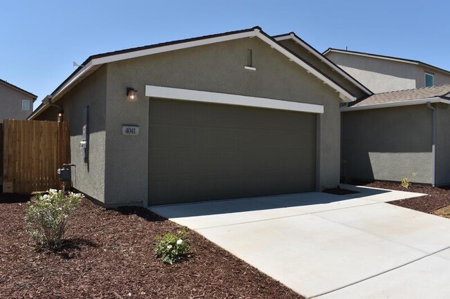 Building Photo - 4041 Bayonet Dr