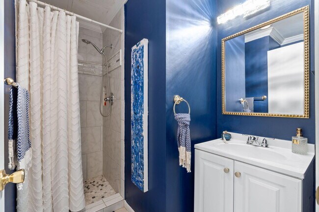 Building Photo - 300 Gulf Shore Dr