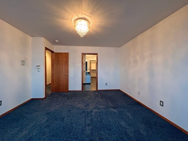 Building Photo - Stunning 4 Bedroom 2.5 Bath with Peek-a-Boo View of Puget Sound