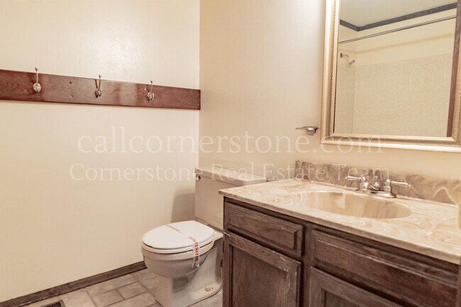 Building Photo - 3427 Clubheights Dr