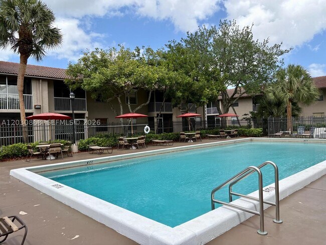 Building Photo - 8750 Royal Palm Blvd