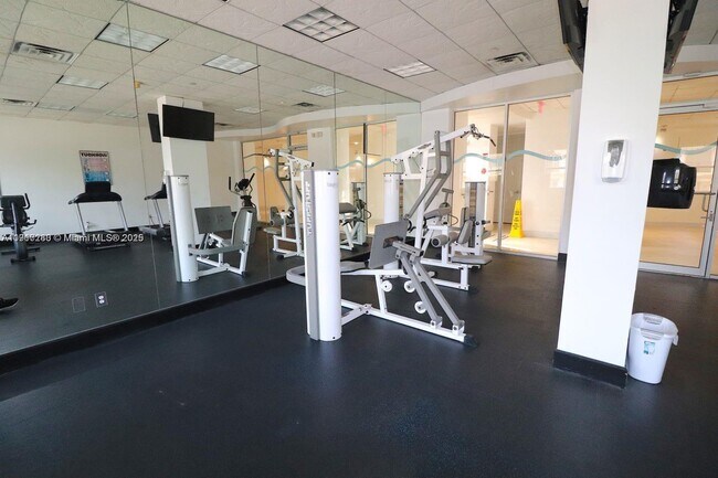 Building Photo - 401 69th St